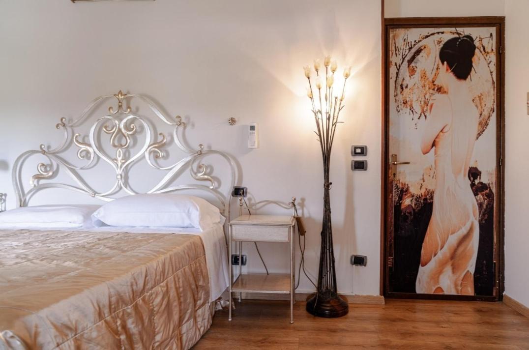 Manuela Le Quattro Coppe Hotel Desenzano del Garda Eksteriør billede