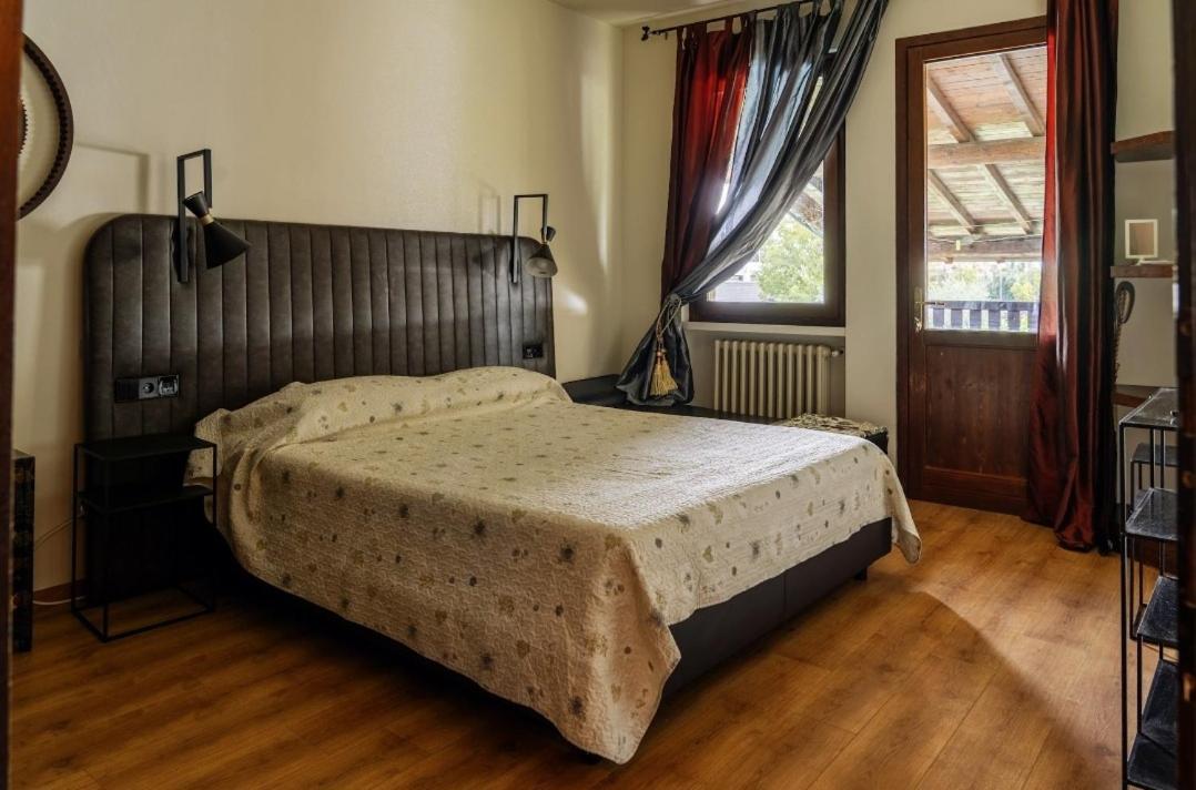 Manuela Le Quattro Coppe Hotel Desenzano del Garda Eksteriør billede