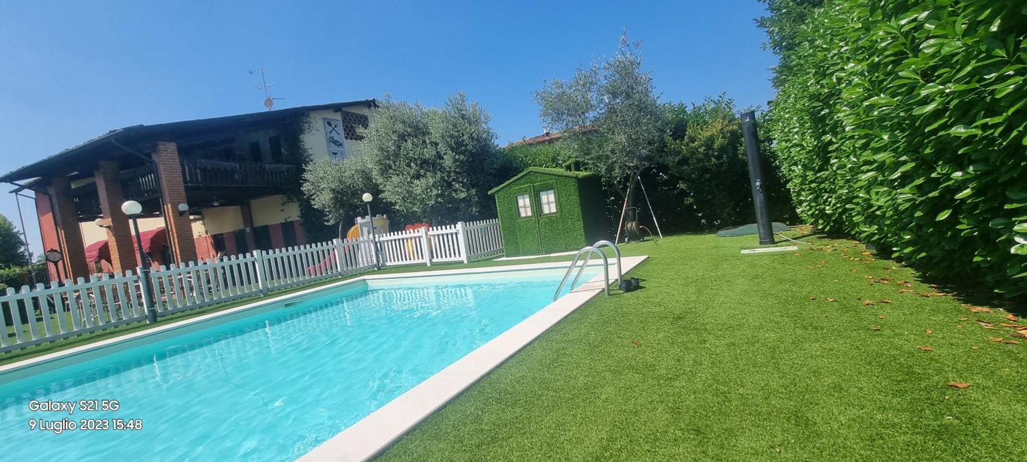 Manuela Le Quattro Coppe Hotel Desenzano del Garda Eksteriør billede