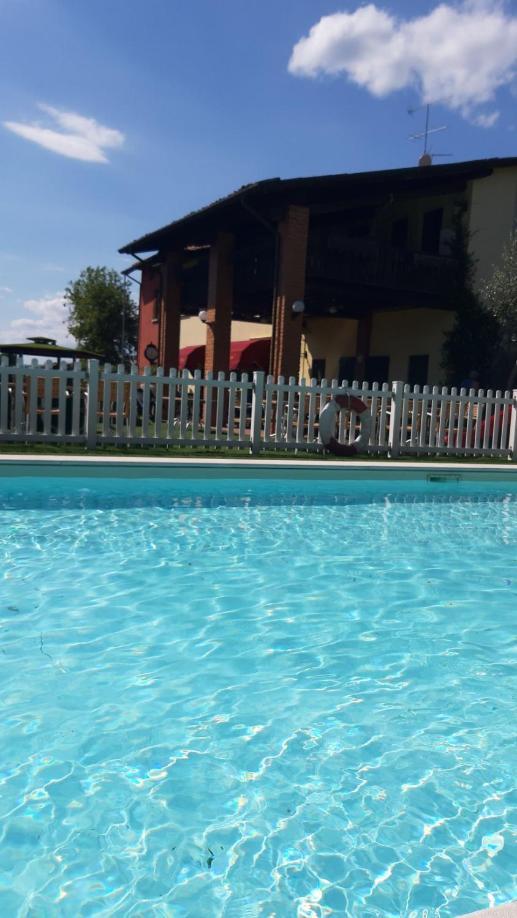 Manuela Le Quattro Coppe Hotel Desenzano del Garda Eksteriør billede