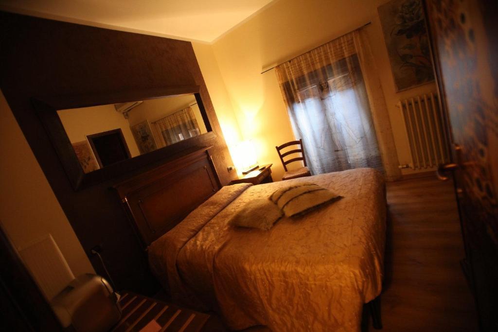 Manuela Le Quattro Coppe Hotel Desenzano del Garda Eksteriør billede